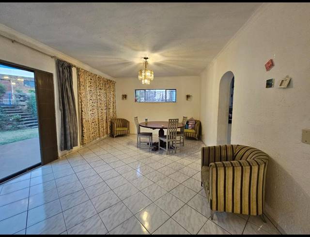 4 BEDROOM CLUSTER FOR SALE IN BRUMA